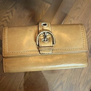 Coach Campbell Leather Worn Buckle wallet